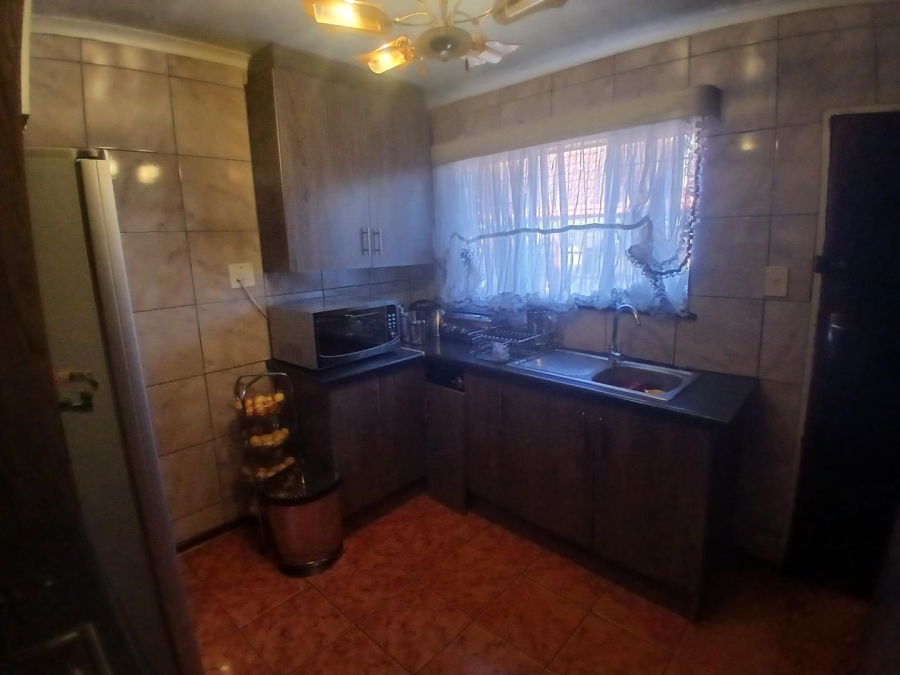 3 Bedroom Property for Sale in Phahameng Free State